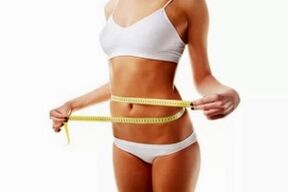 medición de la cintura durante la pérdida de peso